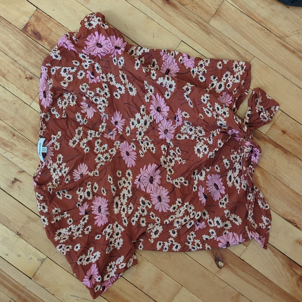 Madewell daisy tie top
